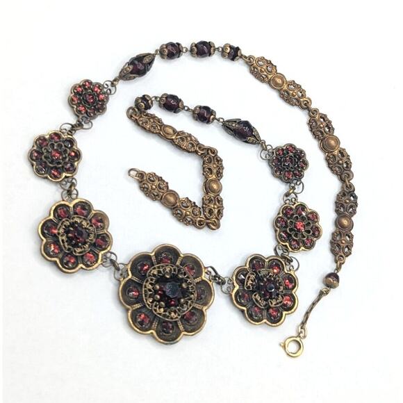 Vtg Western West Germany Or Czech Red Rhinestone Brass Tone Flower Necklace ** - Picture 11 of 11